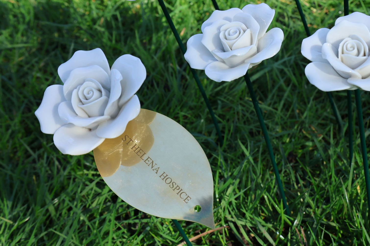 An engraving on a golden leave)